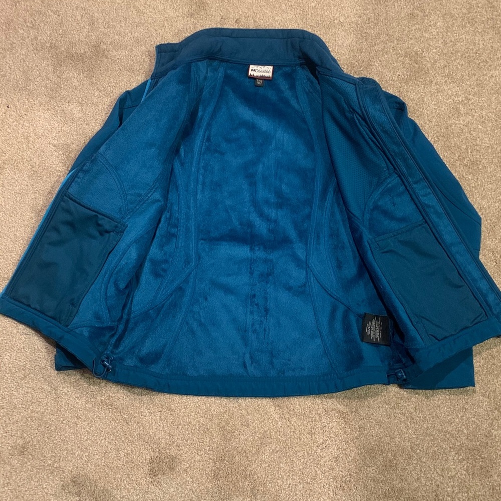 Women’s Shell Jacket - Picture 3 of 6